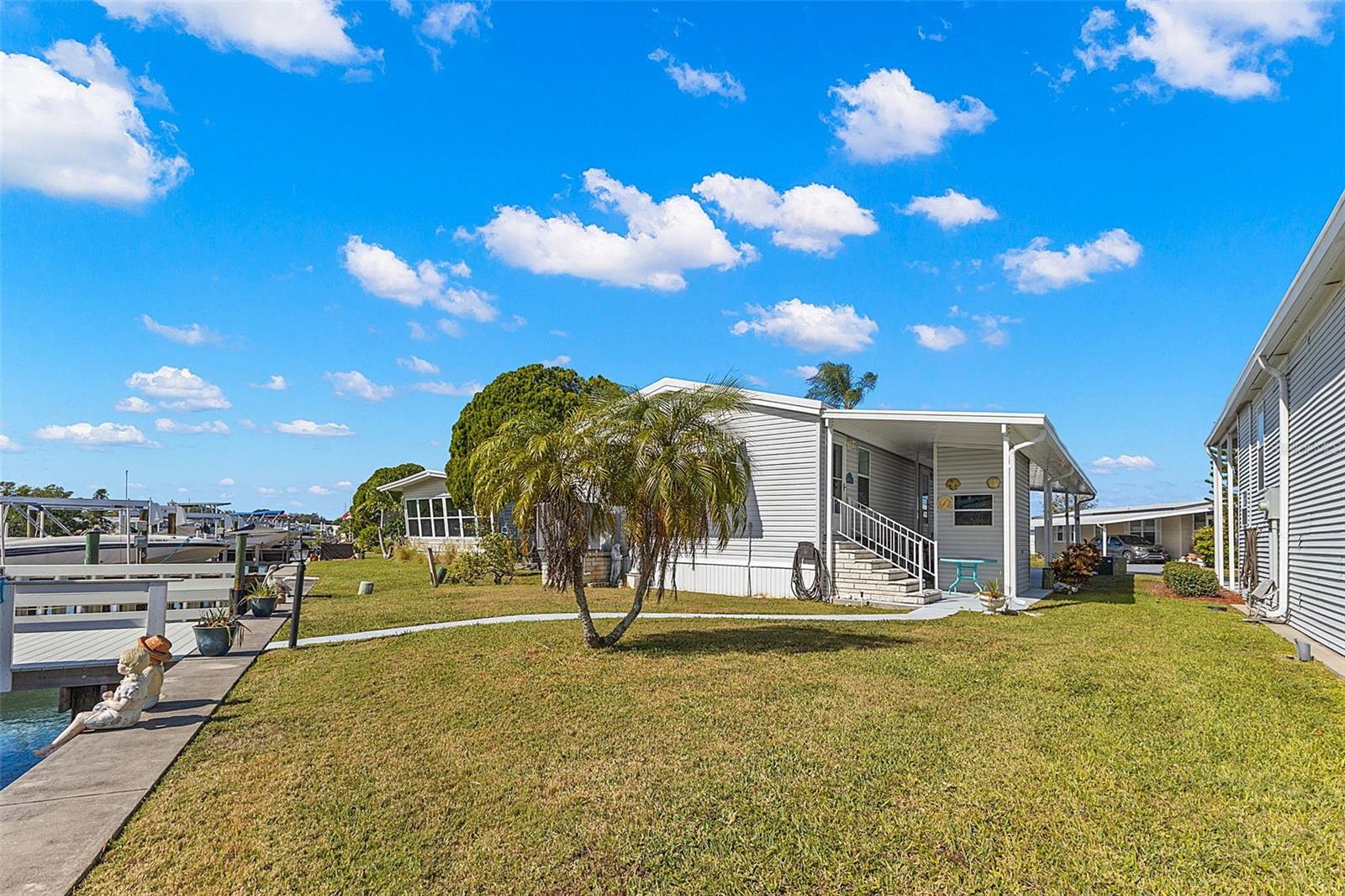 556 MOUNT OAK AVE NE #738, ST PETERSBURG, FL — photo 17