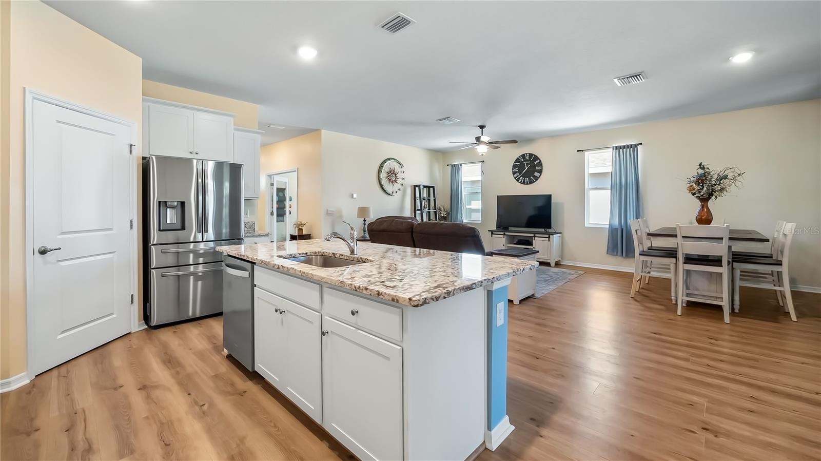 8033 PENROSE PL, WILDWOOD, FL — photo 6