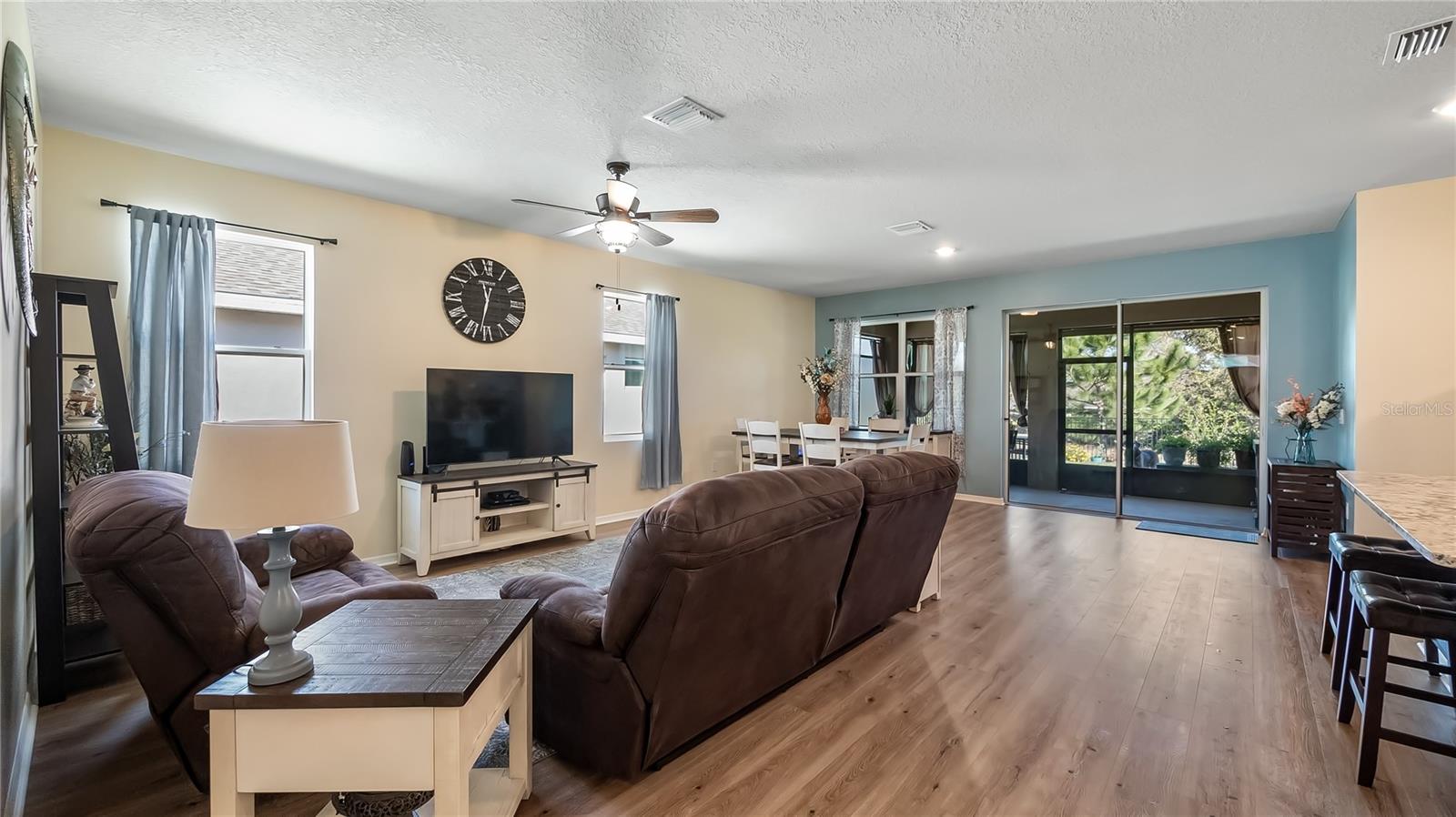 8033 PENROSE PL, WILDWOOD, FL — photo 10