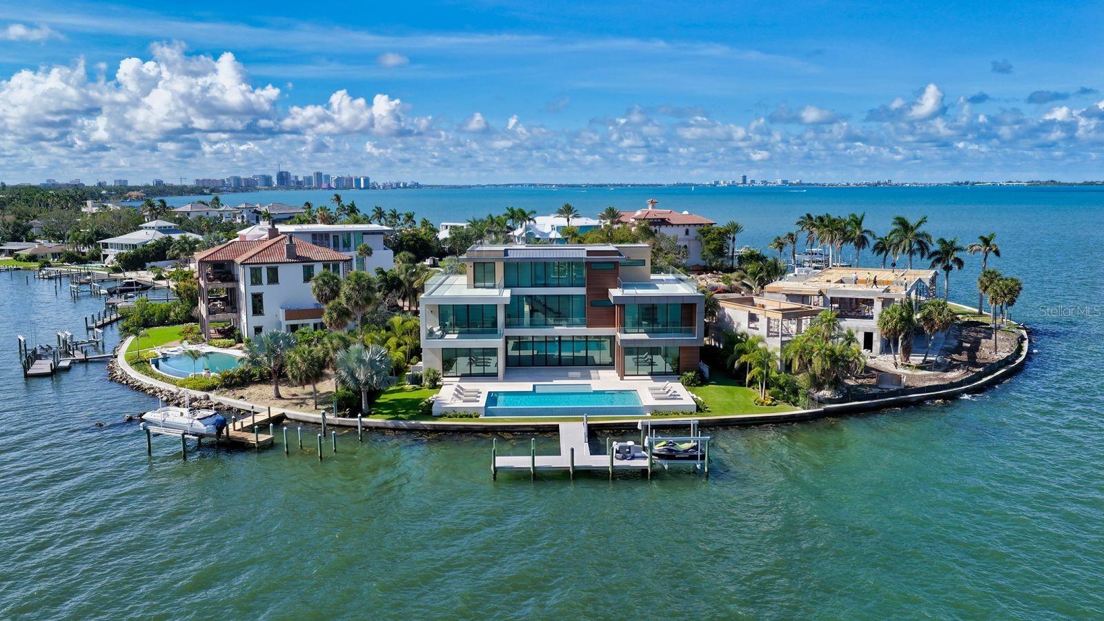305 S SHORE DR S, SARASOTA, FL — photo 2
