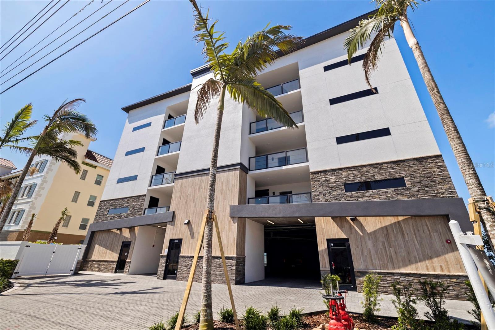 14048 GULF BLVD #302, MADEIRA BEACH, FL