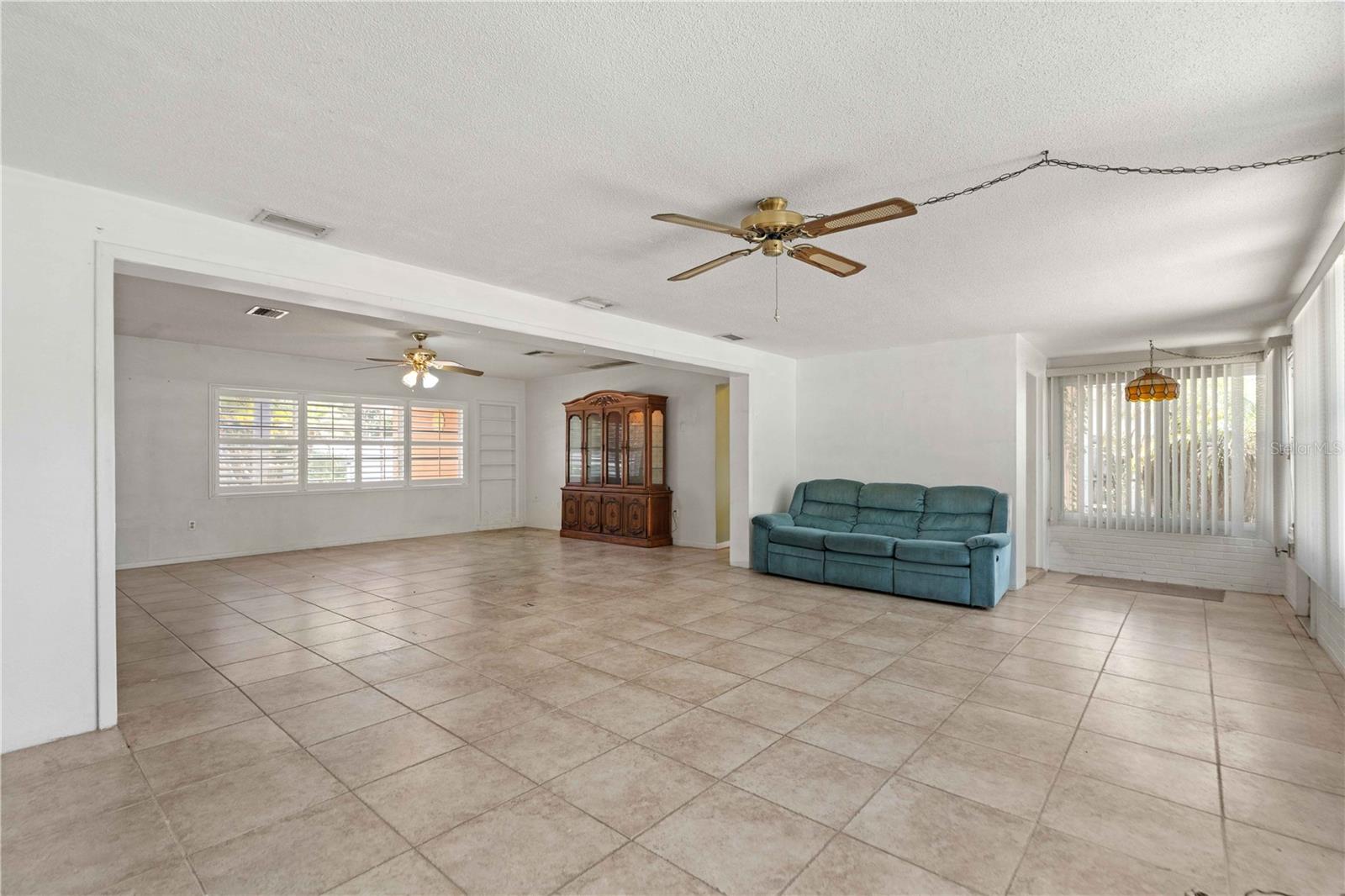 927 PARKWOOD DR, DUNEDIN, FL — photo 2