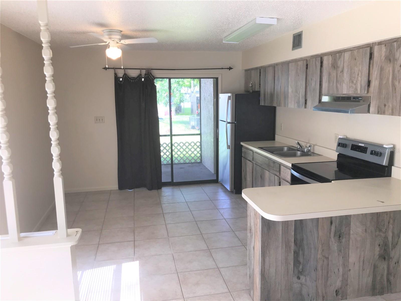 2806 46TH AVENUE DR W, BRADENTON, FL — photo 2