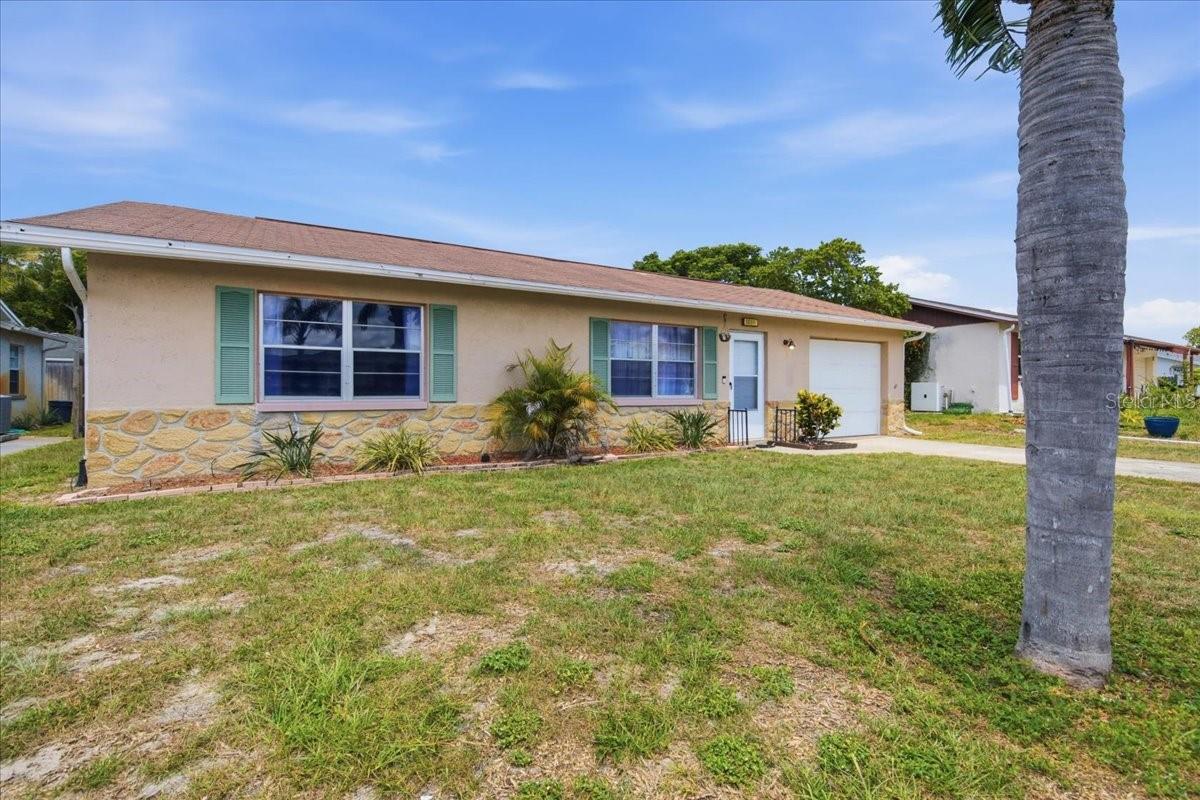 5051 BROOKSIDE LN, NEW PORT RICHEY, FL — photo 2