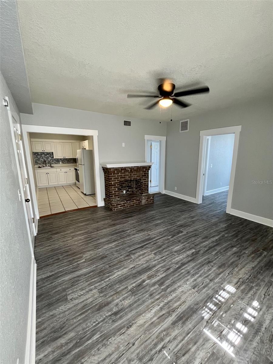 644 4TH AVE S, ST PETERSBURG, FL — photo 2