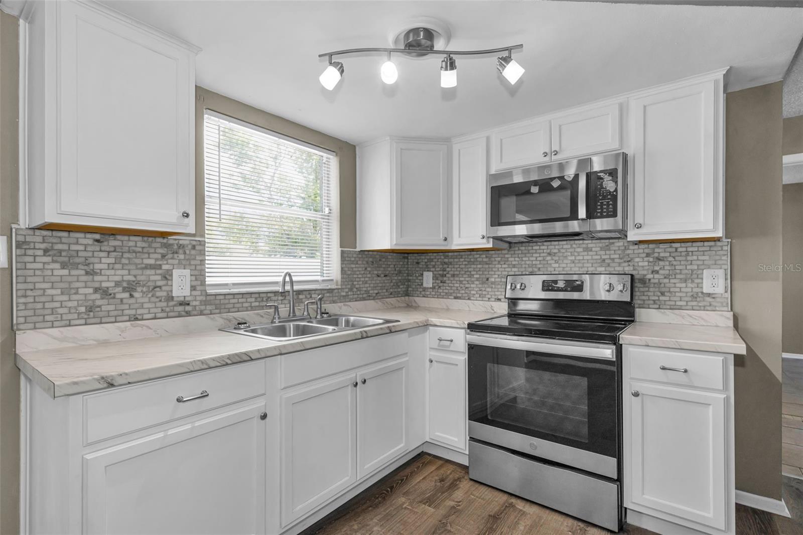 8053 DEDHAM DR, PORT RICHEY, FL — photo 14