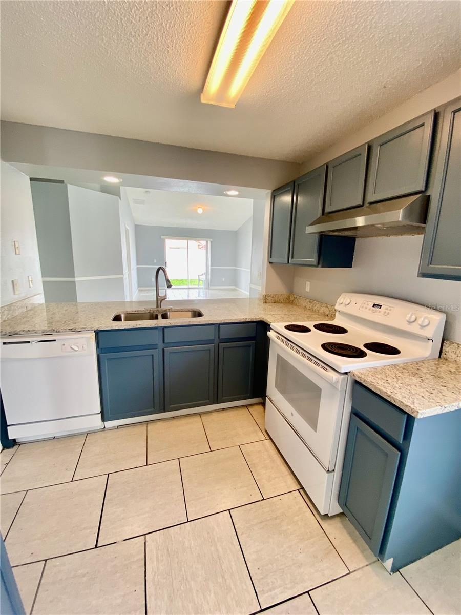 2298 SANTA LUCIA ST, KISSIMMEE, FL — photo 4