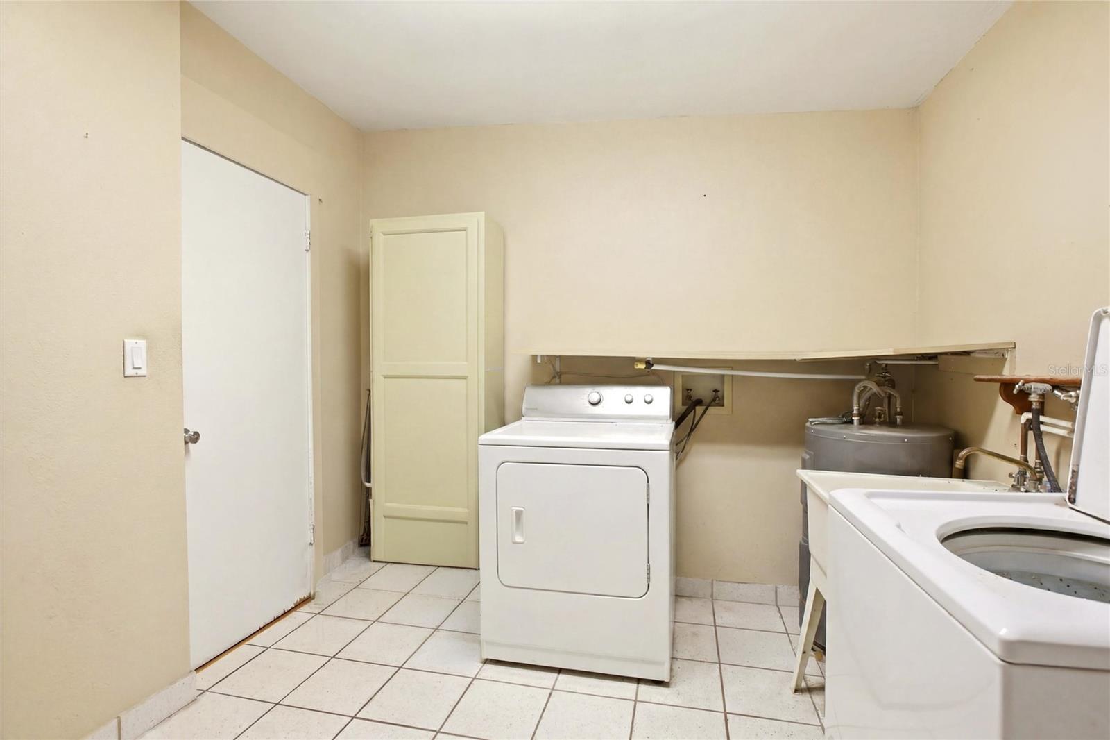 2616 HACIENDA DR, LORIDA, FL — photo 28