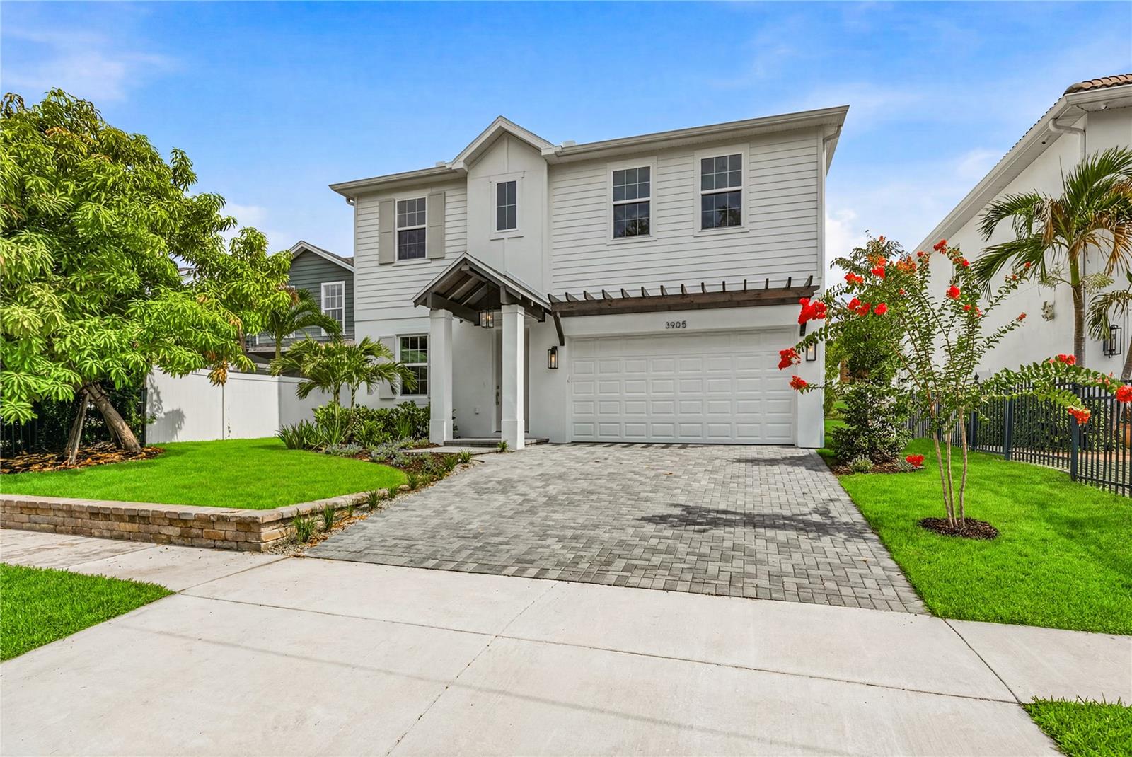 3905 W TACON ST, TAMPA, FL — photo 2