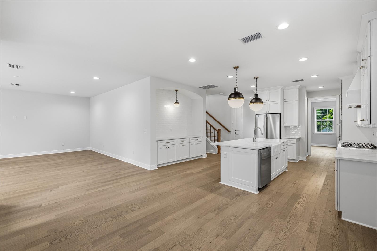3905 W TACON ST, TAMPA, FL — photo 14