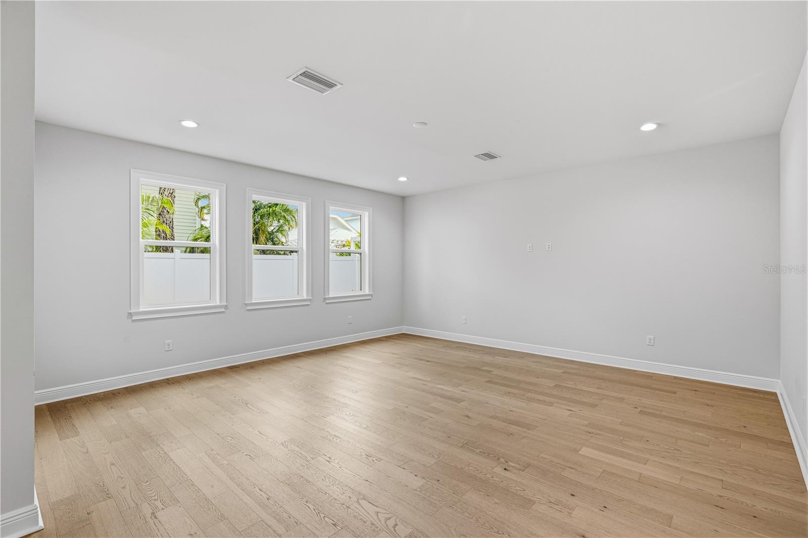 3905 W TACON ST, TAMPA, FL — photo 15