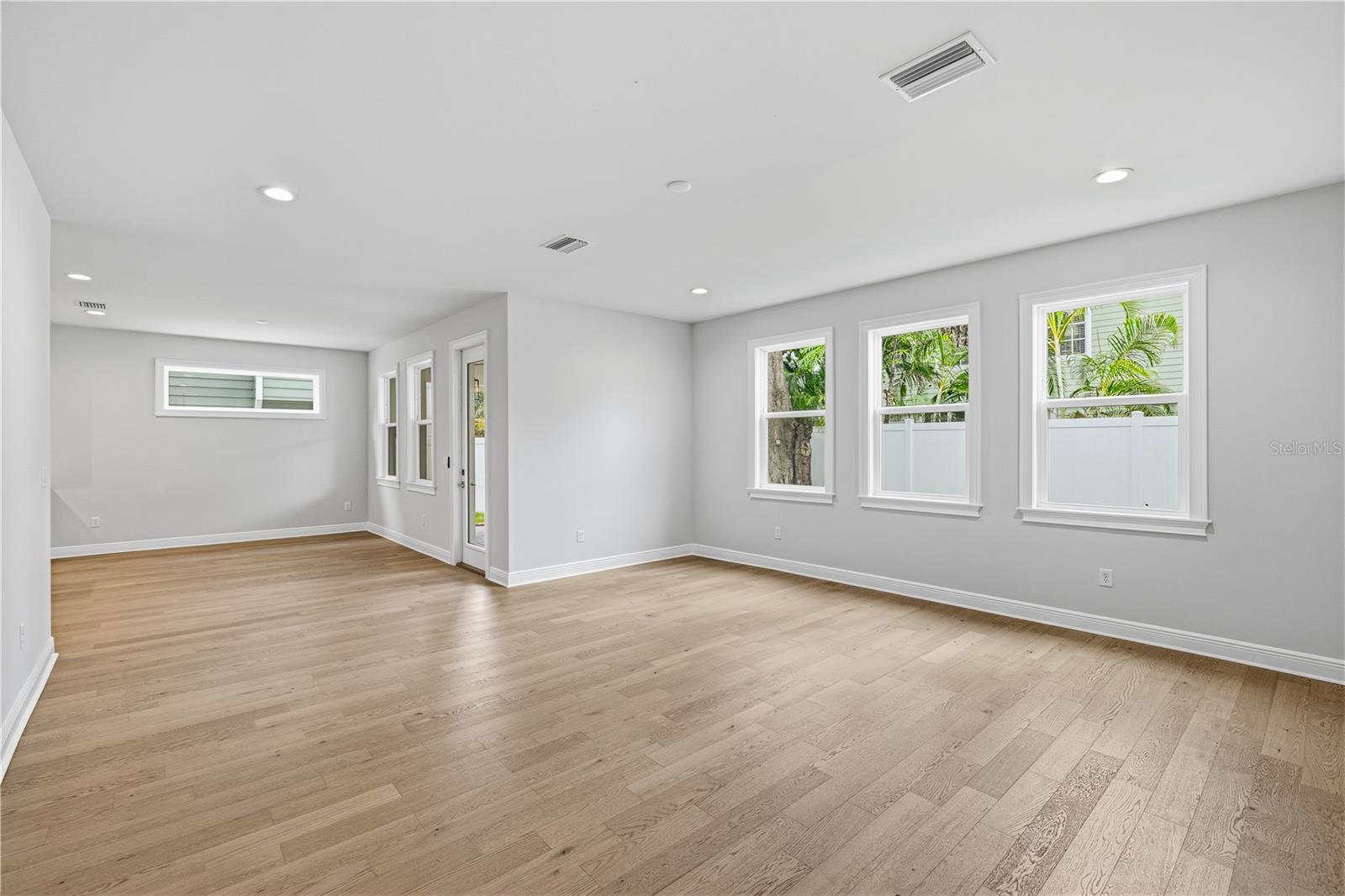 3905 W TACON ST, TAMPA, FL — photo 16