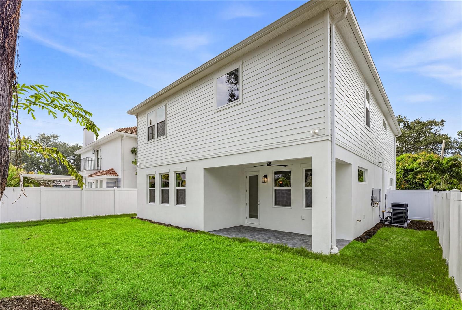 3905 W TACON ST, TAMPA, FL — photo 35