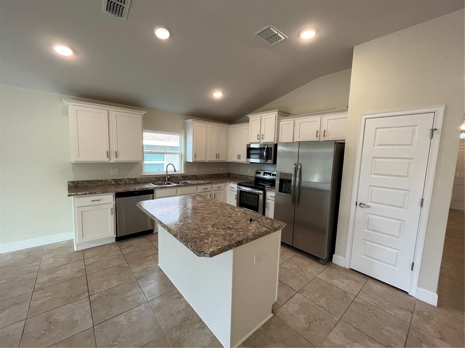 136 KRENSON BAY LOOP, WINTER HAVEN, FL — photo 8