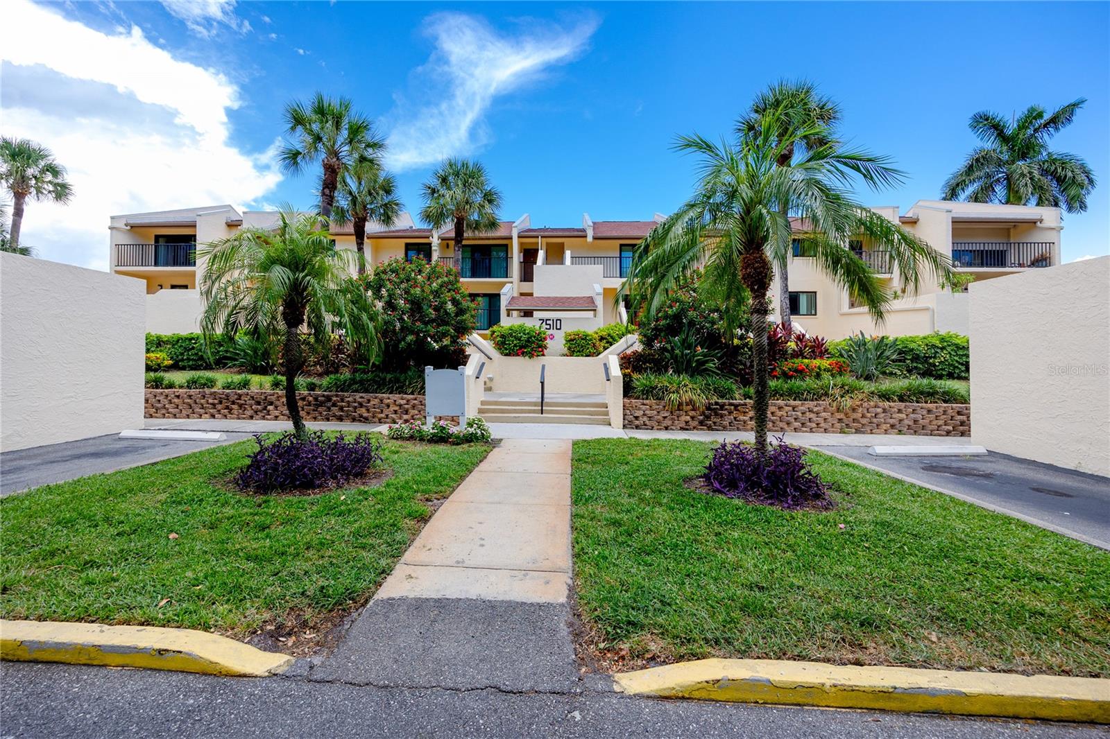 7510 SUNSHINE SKYWAY LN S #P4, ST PETERSBURG, FL