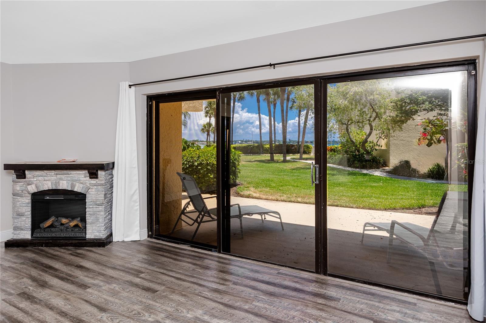 7510 SUNSHINE SKYWAY LN S #P4, ST PETERSBURG, FL — photo 4