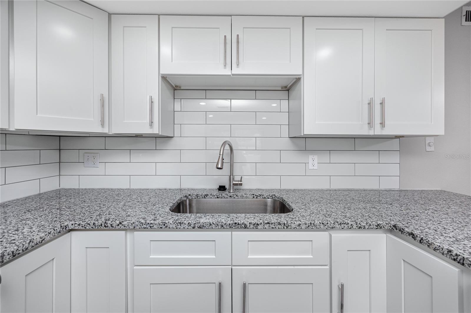 7510 SUNSHINE SKYWAY LN S #P4, ST PETERSBURG, FL — photo 18