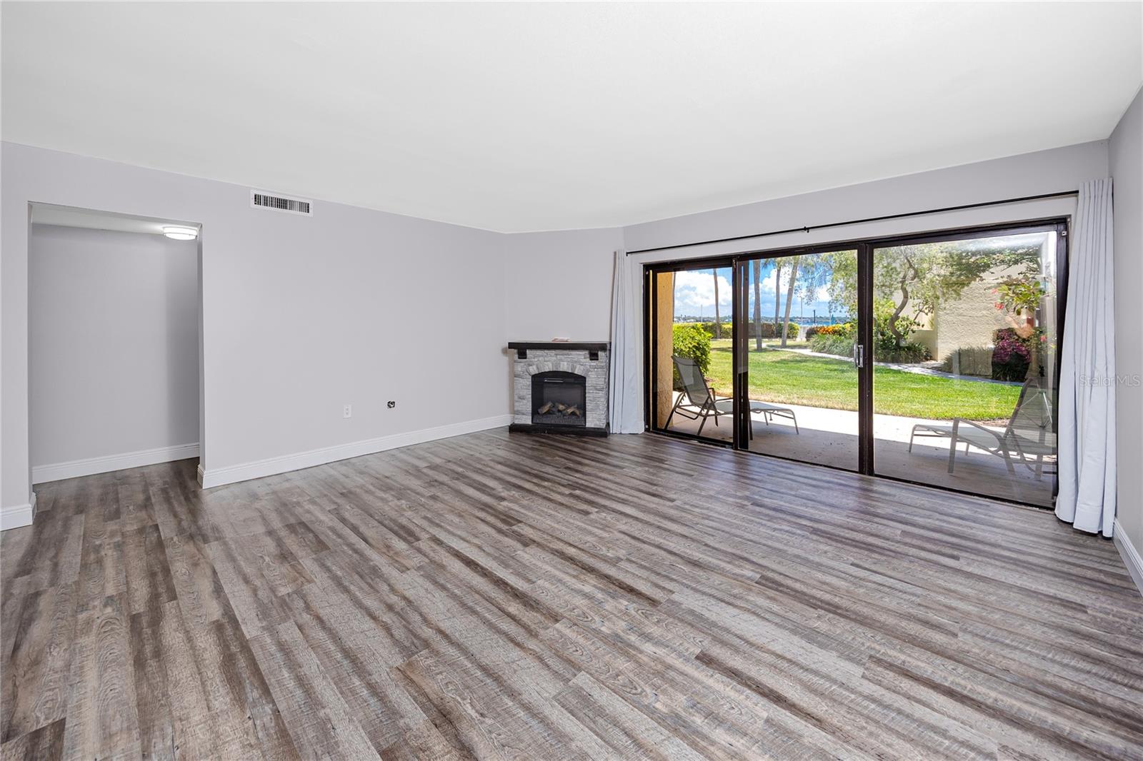 7510 SUNSHINE SKYWAY LN S #P4, ST PETERSBURG, FL — photo 20