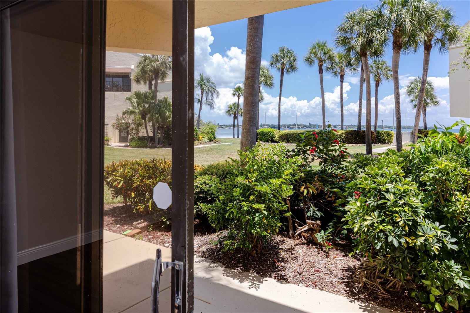 7510 SUNSHINE SKYWAY LN S #P4, ST PETERSBURG, FL — photo 25