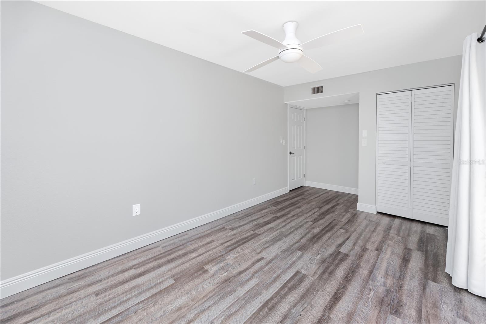 7510 SUNSHINE SKYWAY LN S #P4, ST PETERSBURG, FL — photo 34