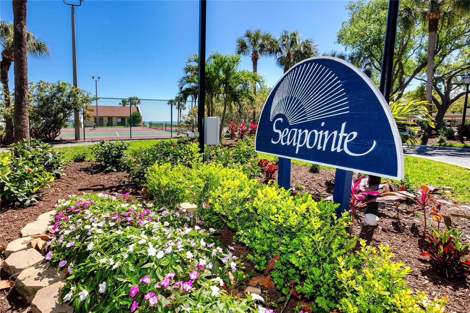 7510 SUNSHINE SKYWAY LN S #P4, ST PETERSBURG, FL — photo 46
