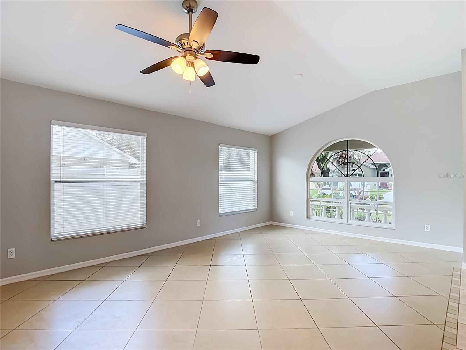 805 LESA GLEN PL, BRANDON, FL — photo 10