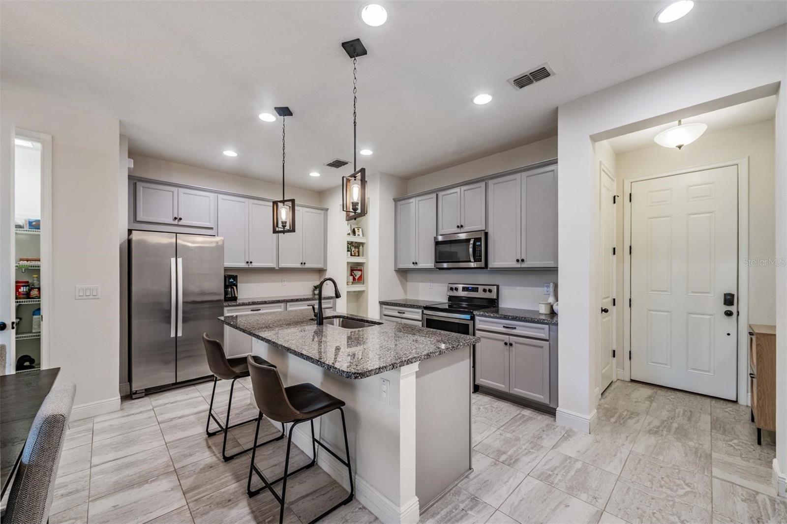 14229 DAMSELFLY DR, TAMPA, FL — photo 3