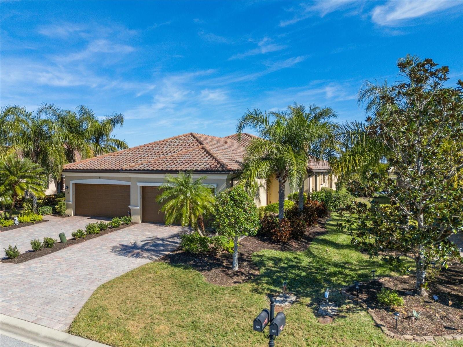 131 BABBLING BROOK RUN, BRADENTON, FL — photo 2