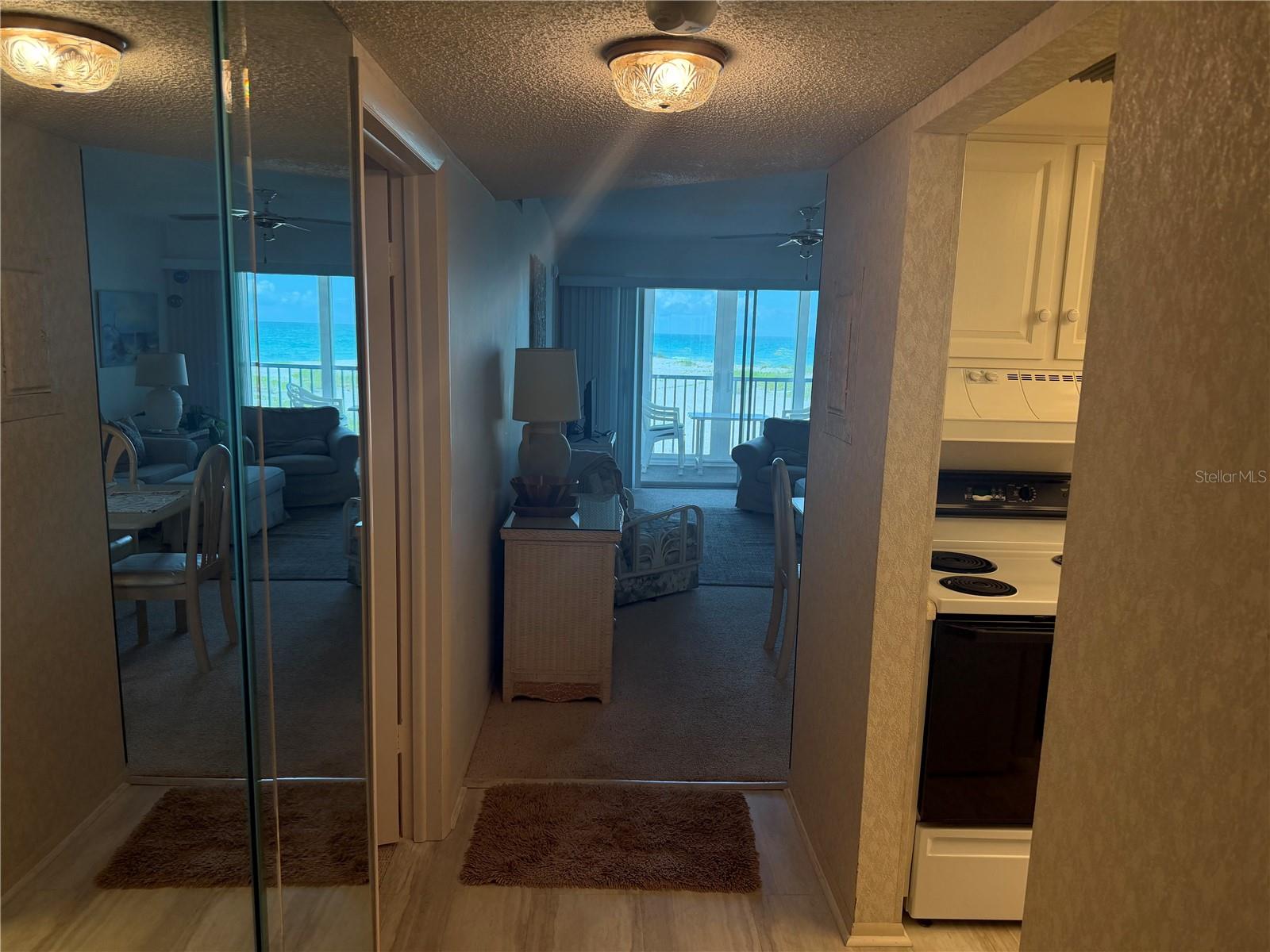 1400 TARPON CENTER DR #202, VENICE, FL — photo 2