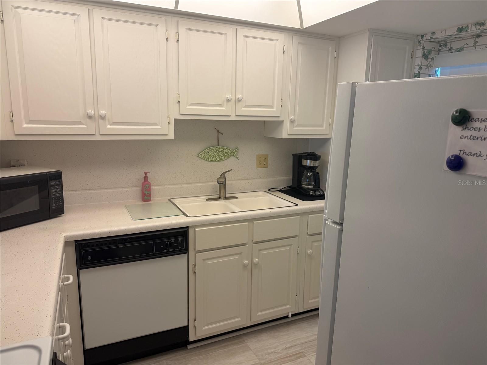 1400 TARPON CENTER DR #202, VENICE, FL — photo 3