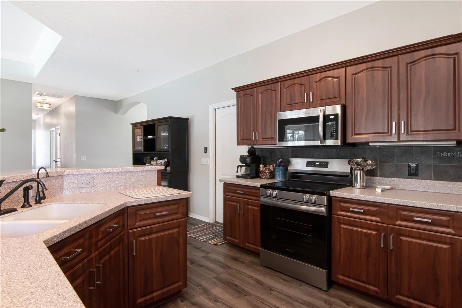 219 WILLOW BEND PKWY, LUTZ, FL — photo 13