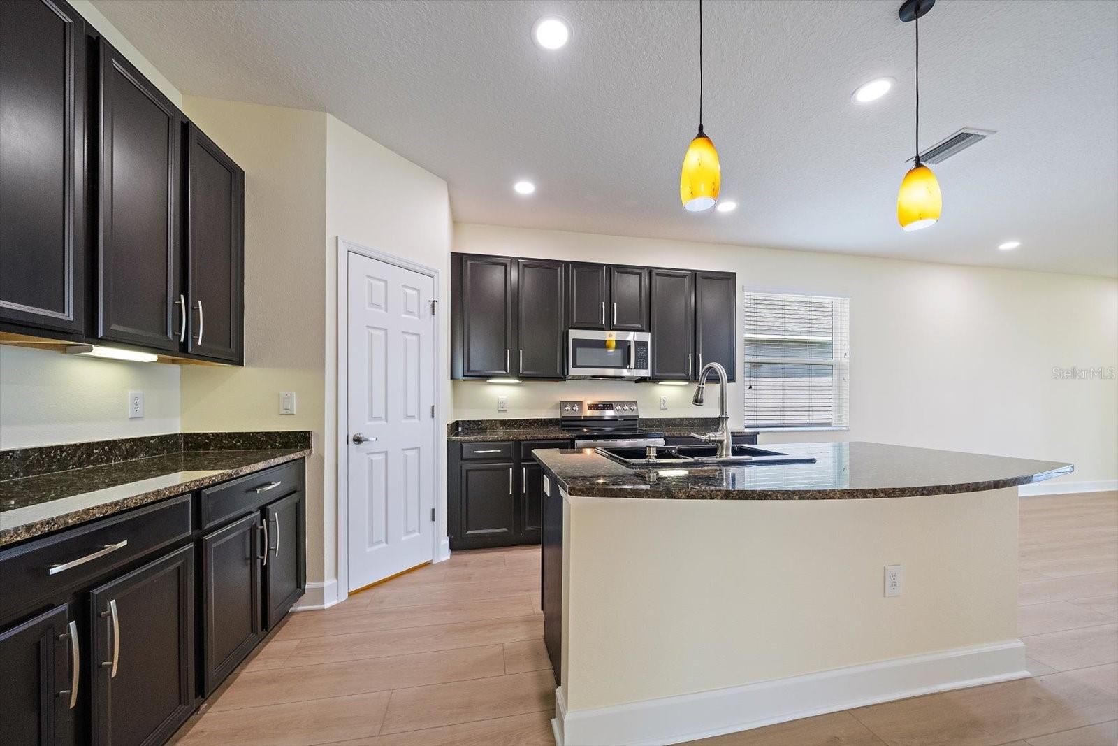 8418 NANDINA DR, SARASOTA, FL — photo 28