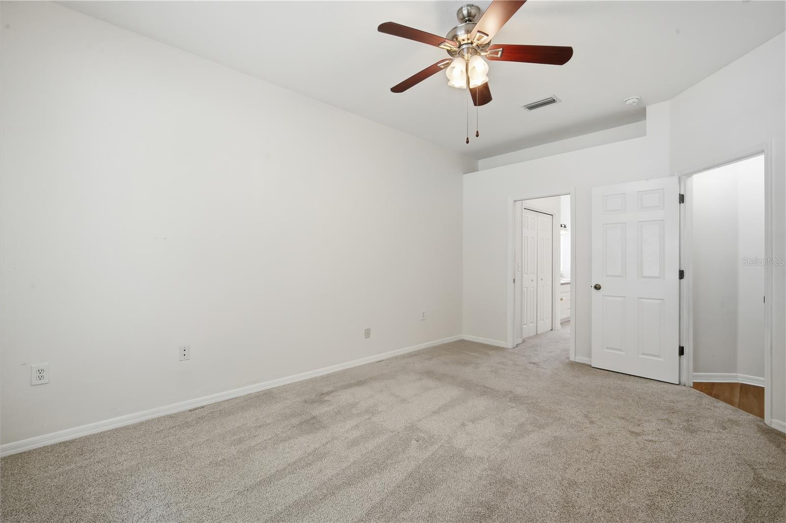 5912 BRAMBLE BUSH CT, ZEPHYRHILLS, FL — photo 11