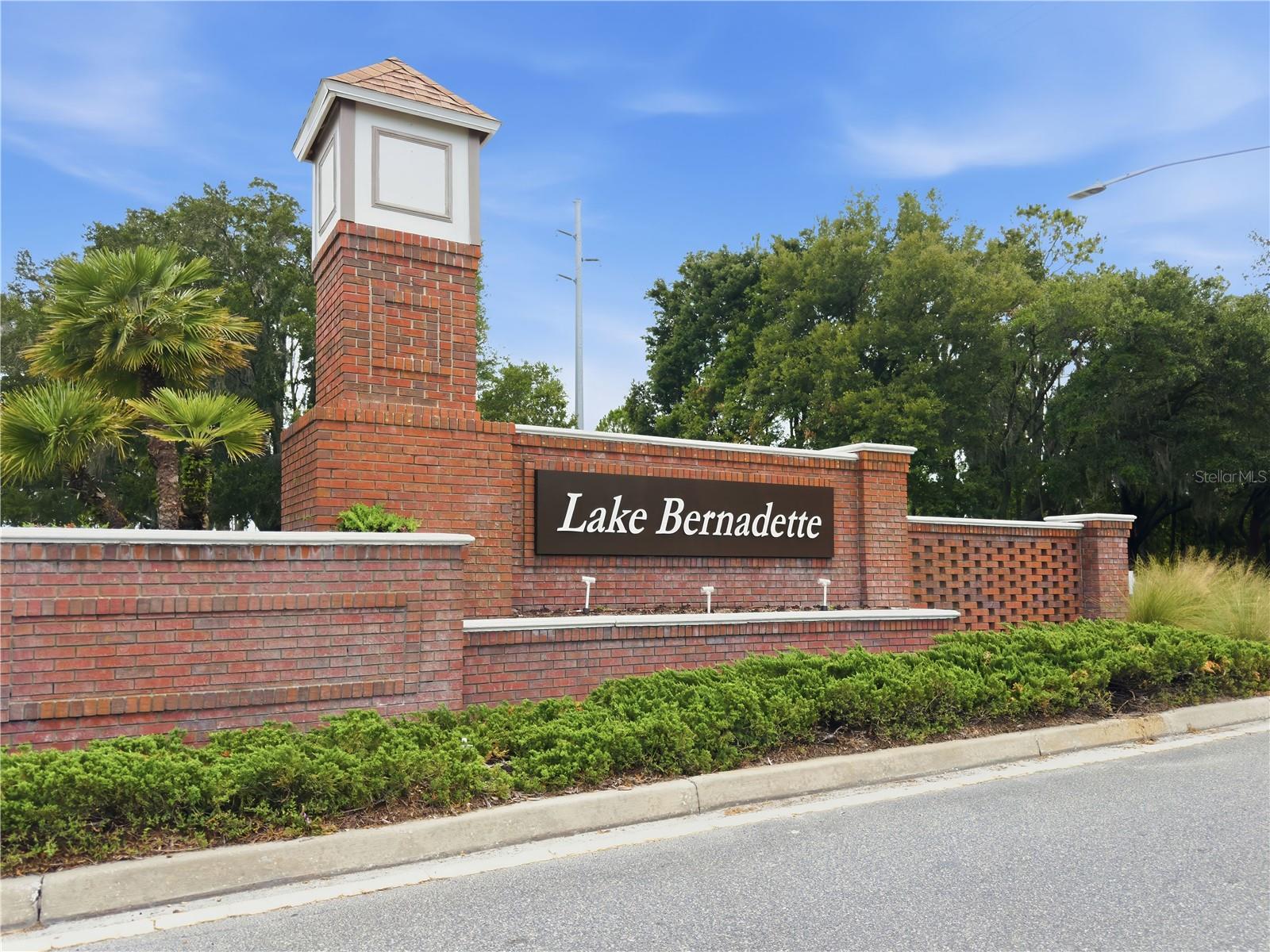 5912 BRAMBLE BUSH CT, ZEPHYRHILLS, FL — photo 26