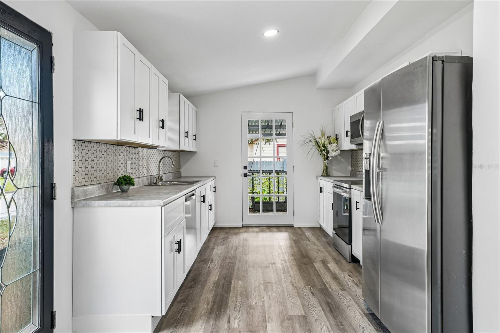 8514 N BRANCH AVE, TAMPA, FL — photo 8