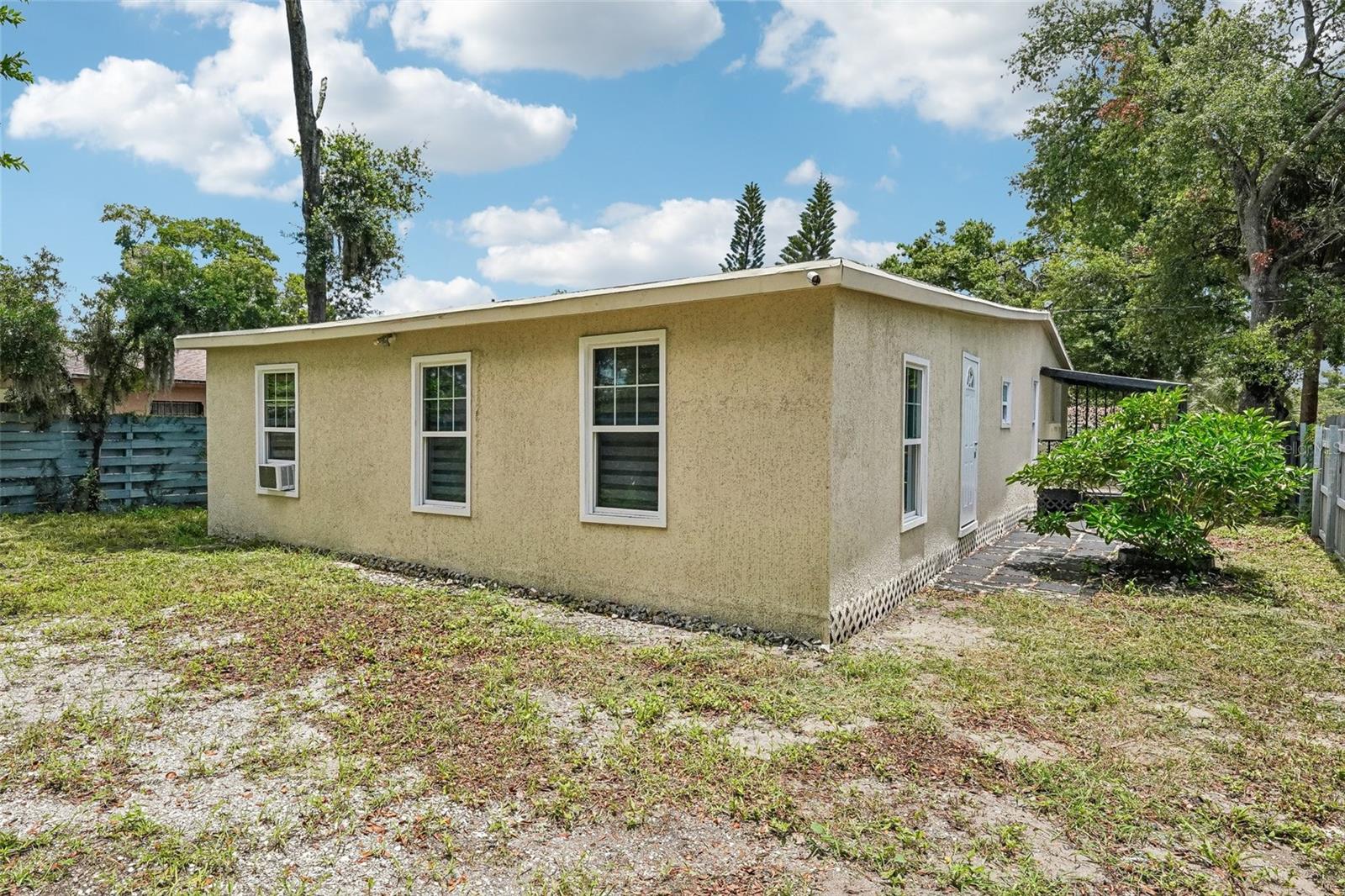 8514 N BRANCH AVE, TAMPA, FL — photo 54