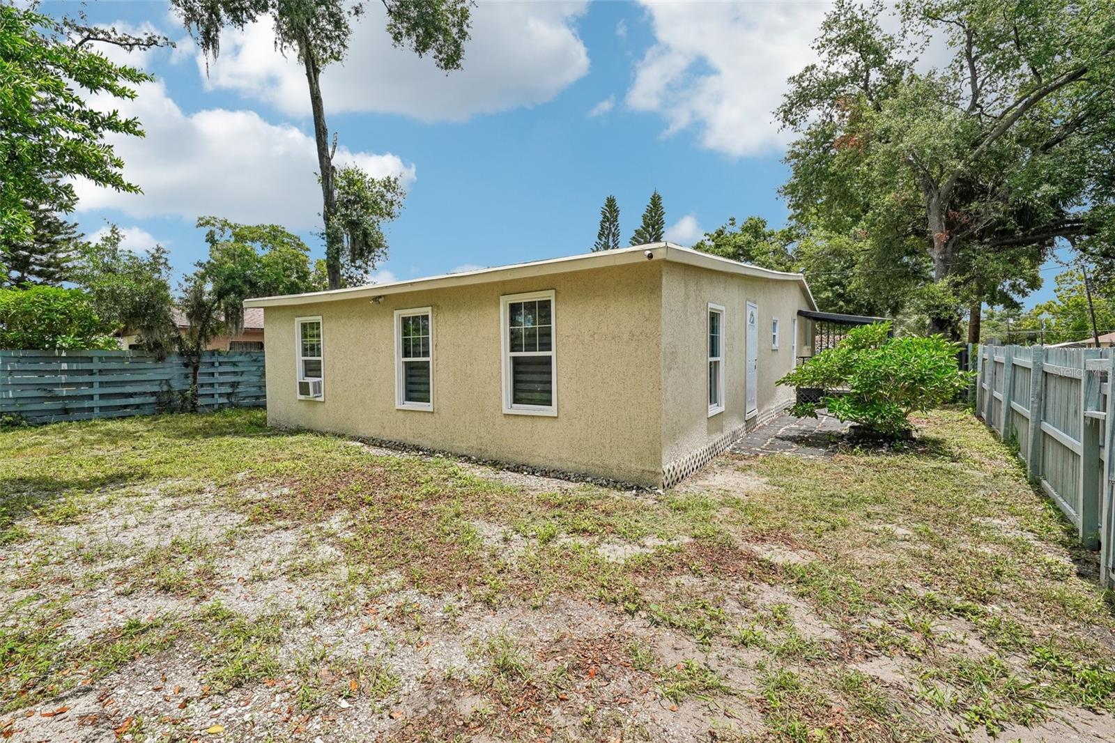 8514 N BRANCH AVE, TAMPA, FL — photo 55