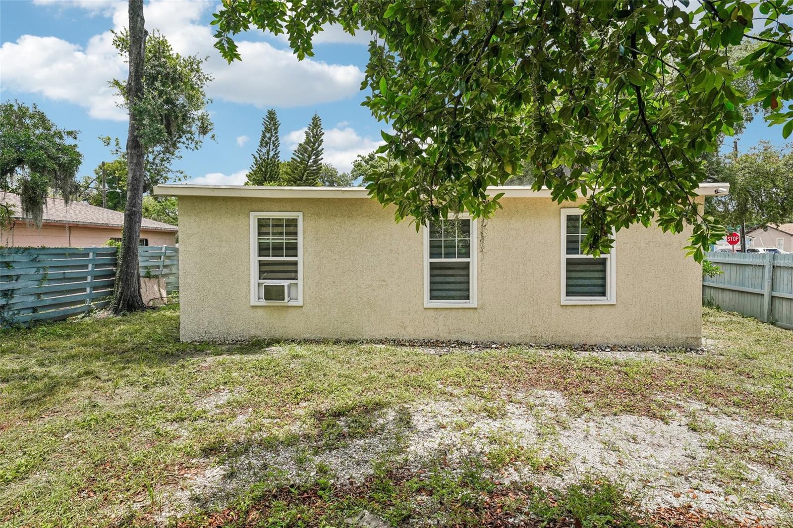 8514 N BRANCH AVE, TAMPA, FL — photo 57