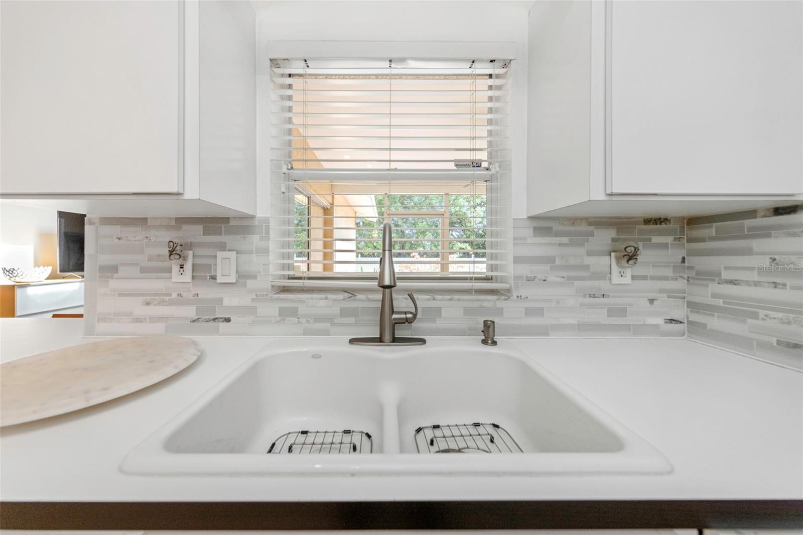 2437 HAWK AVE, PALM HARBOR, FL — photo 9