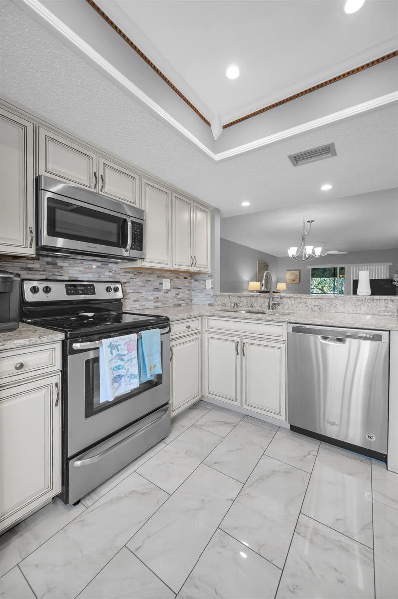 110 CYPRESS CT #3-82, OLDSMAR, FL — photo 9