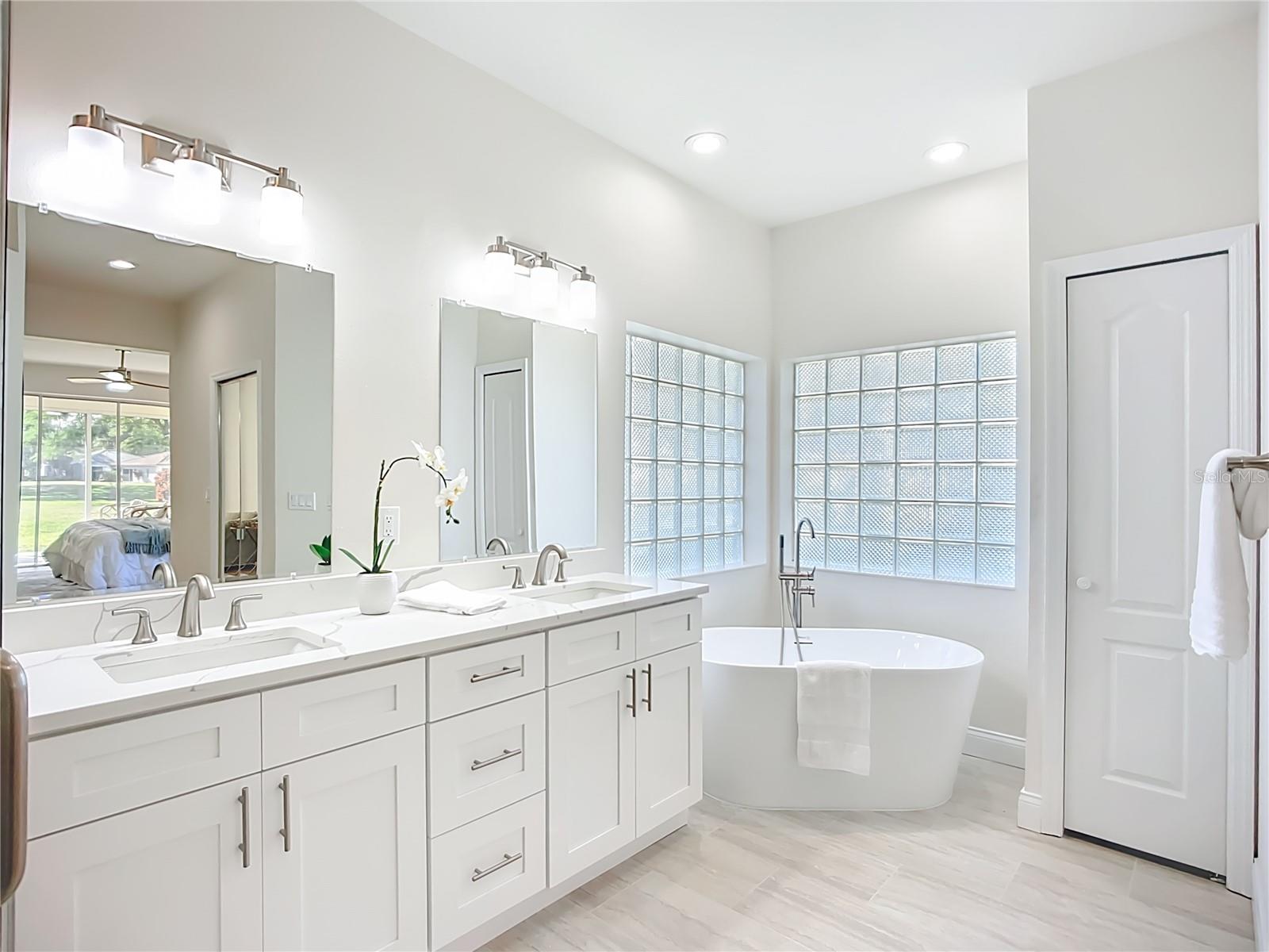 2960 SANDRINGHAM PL, SARASOTA, FL — photo 16