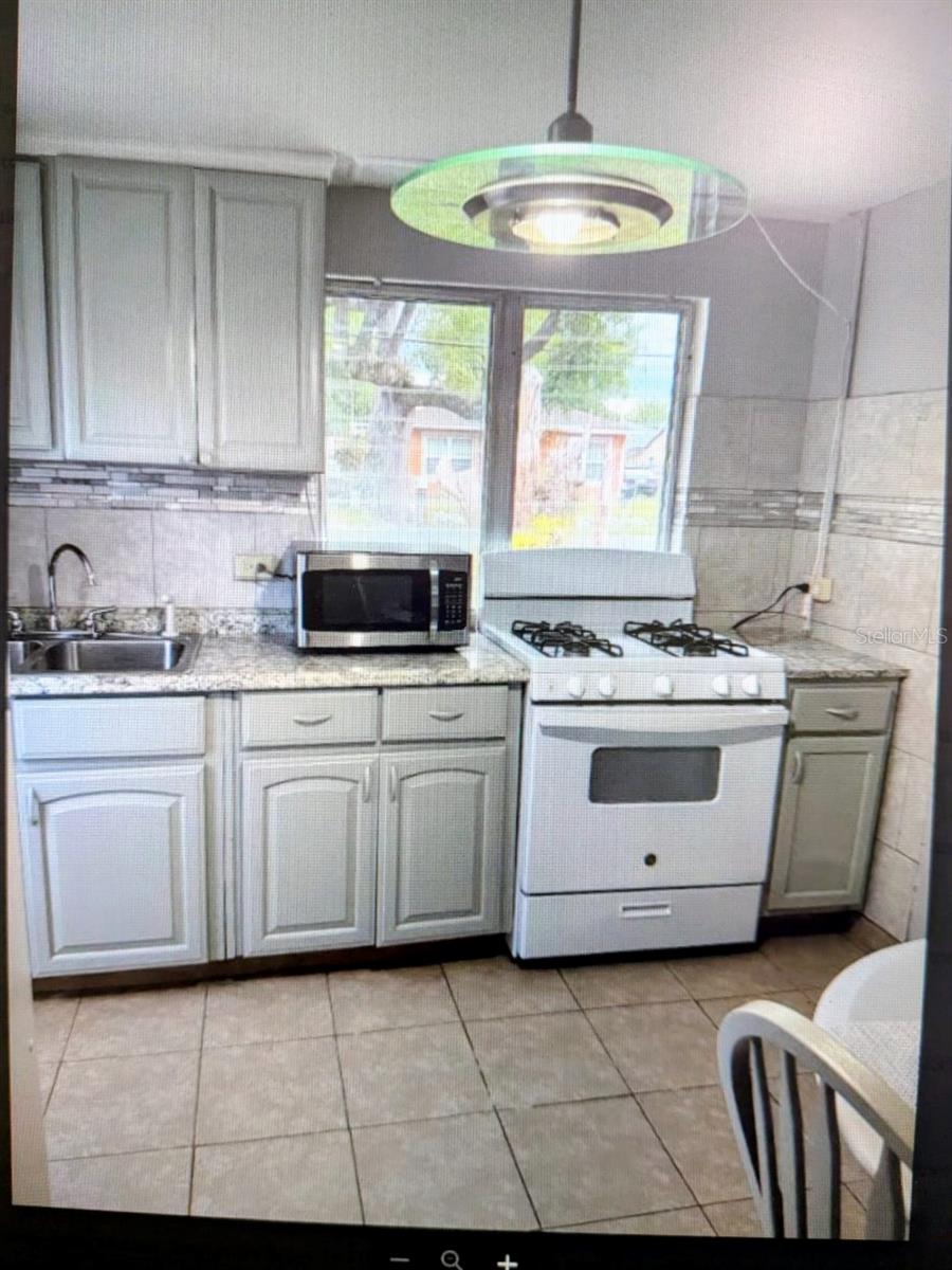 2725 SAMPLE ST, KISSIMMEE, FL — photo 5