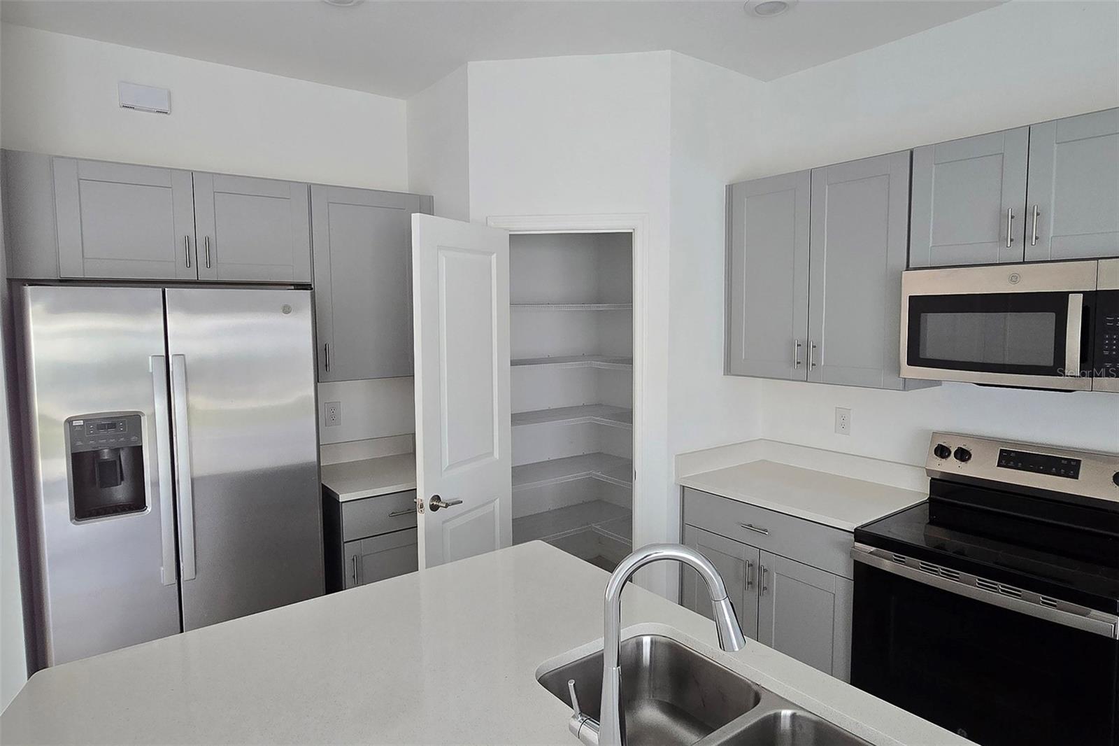 2978 CANARY AVE, DAVENPORT, FL — photo 10