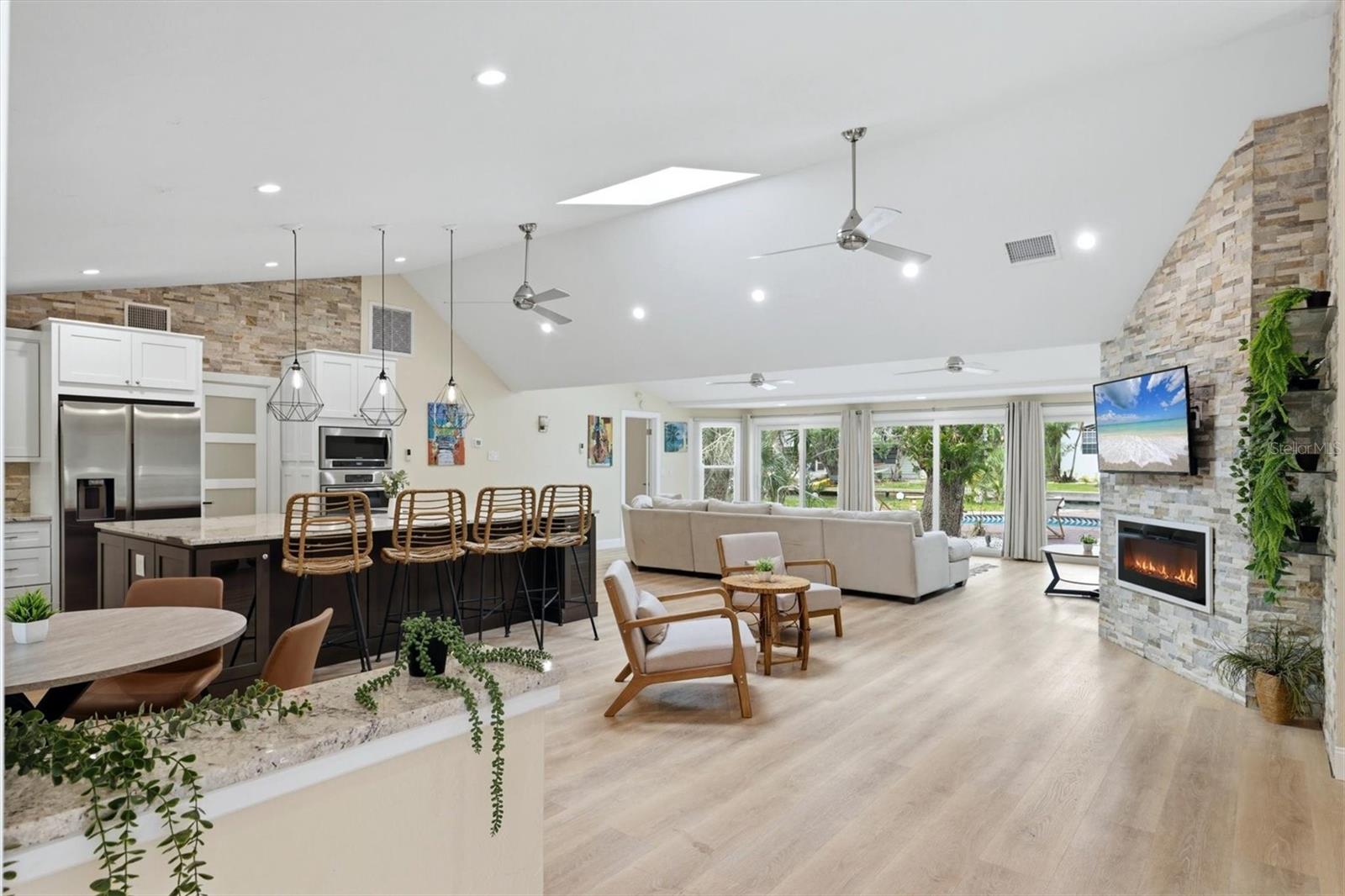 1232 NORTHPORT DR, SARASOTA, FL — photo 2