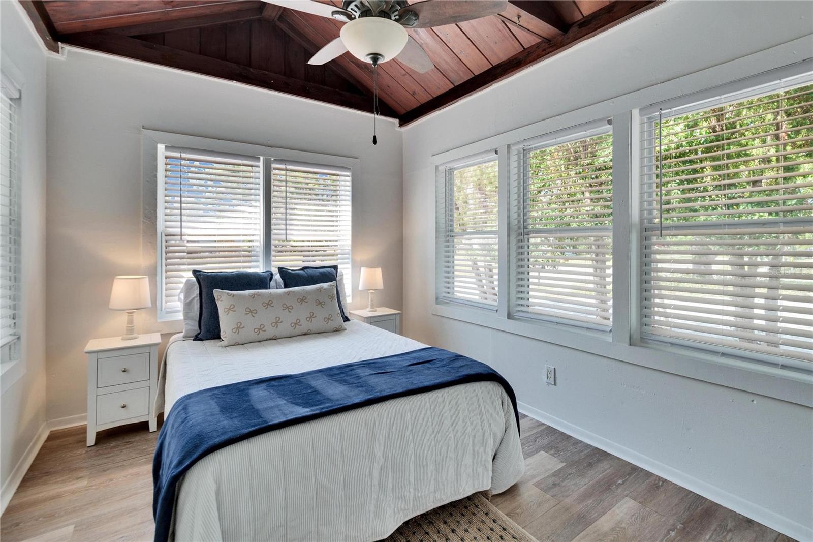 1138 HOWARD ST, CLEARWATER, FL — photo 9