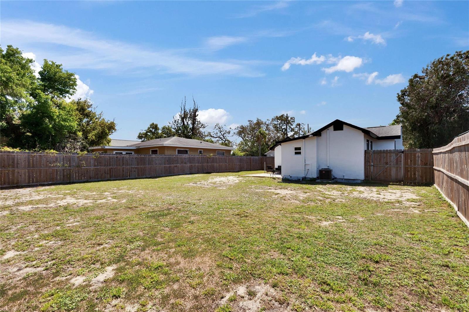 1138 HOWARD ST, CLEARWATER, FL — photo 23