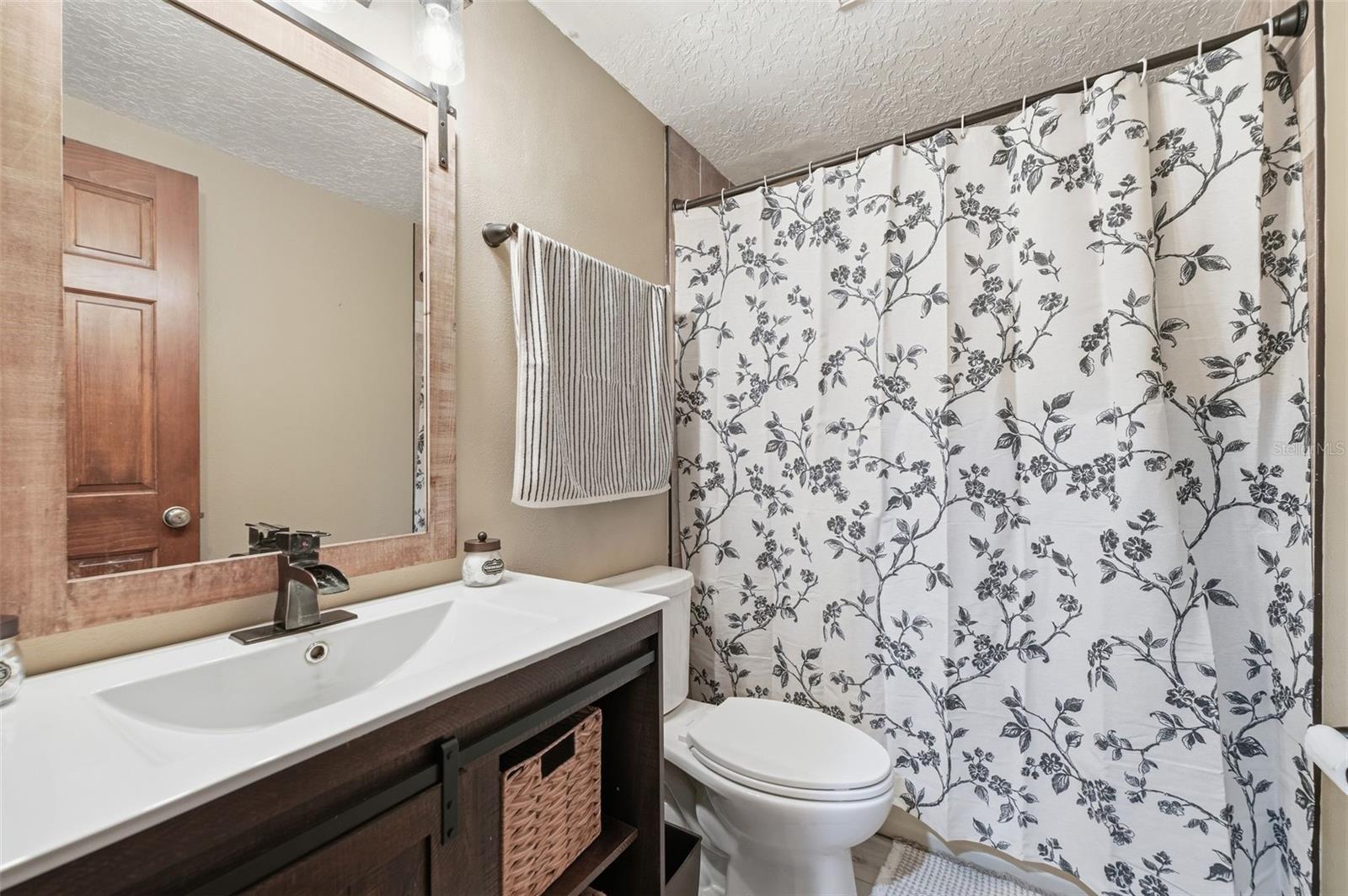 381 N JUNGLE RD, GENEVA, FL — photo 22