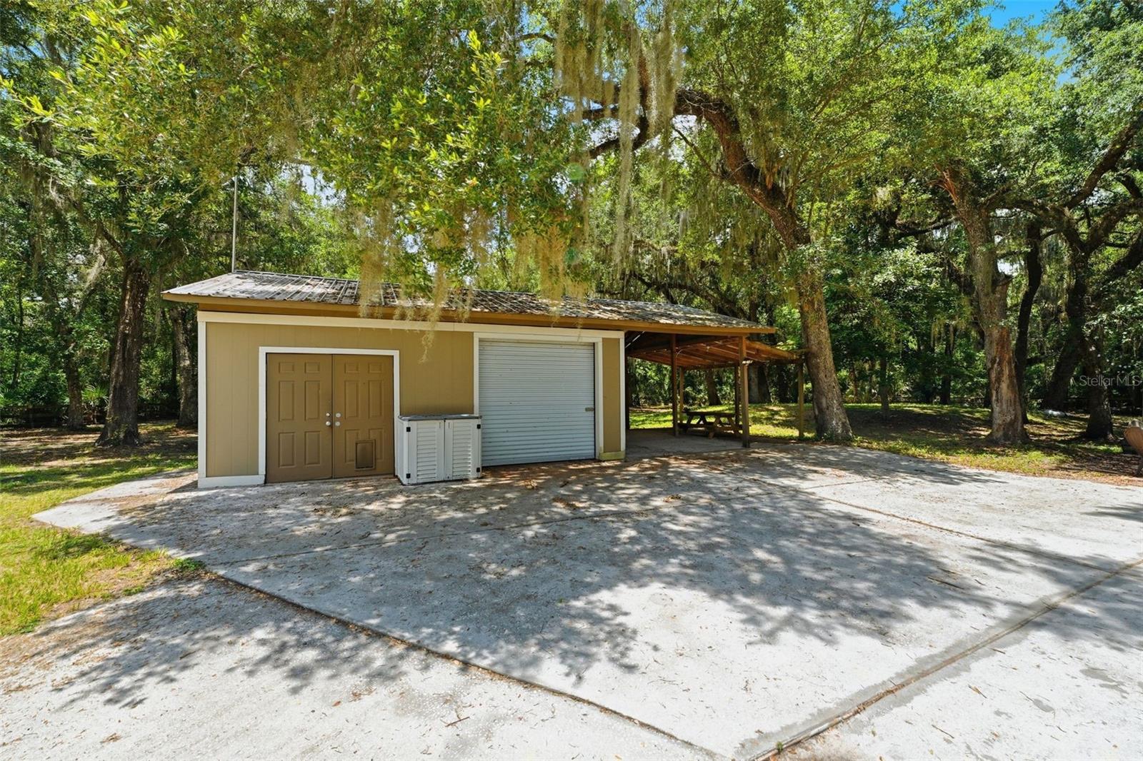 381 N JUNGLE RD, GENEVA, FL — photo 40