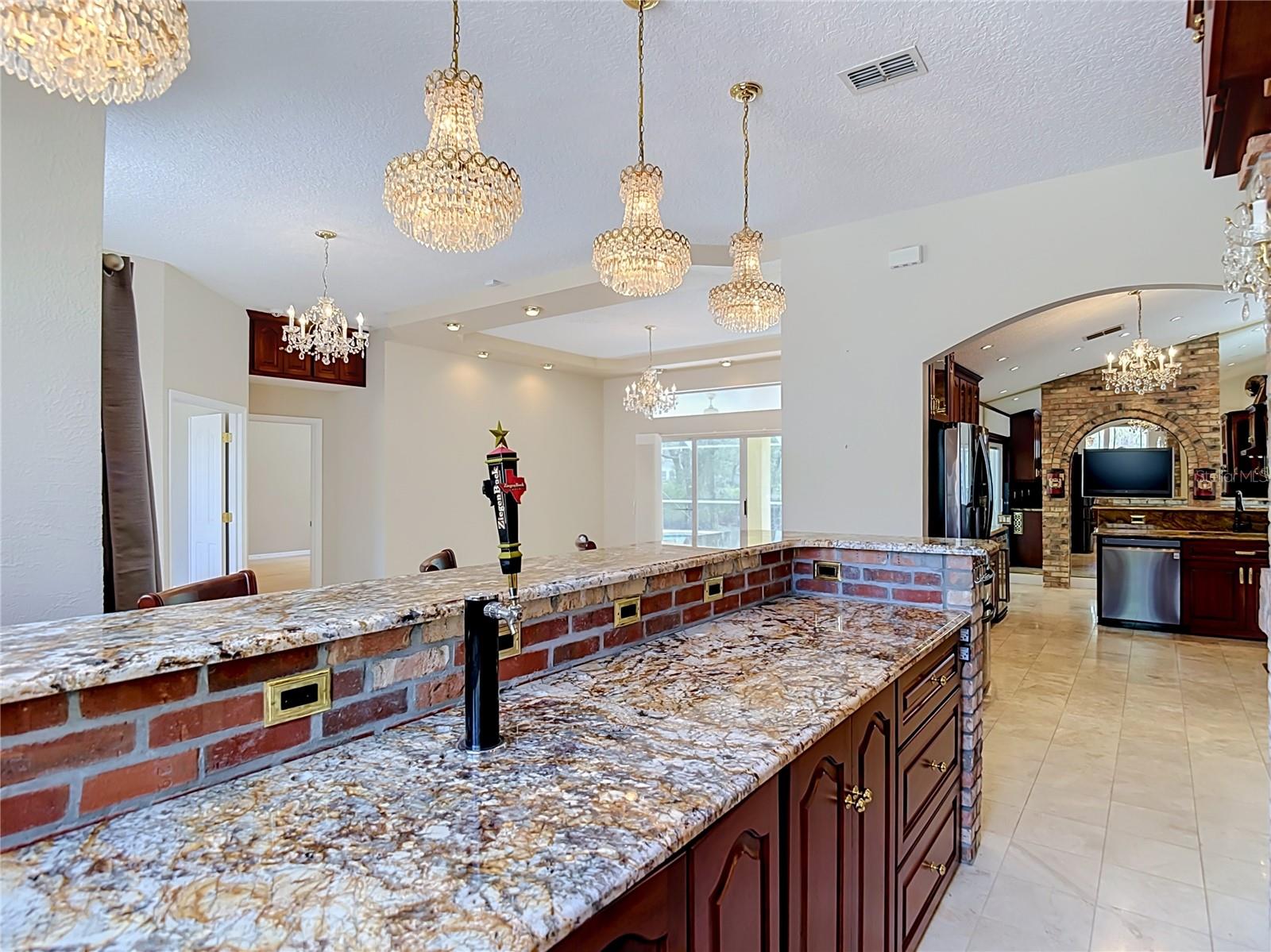 9433 WILDERNESS TRL, WEEKI WACHEE, FL — photo 11