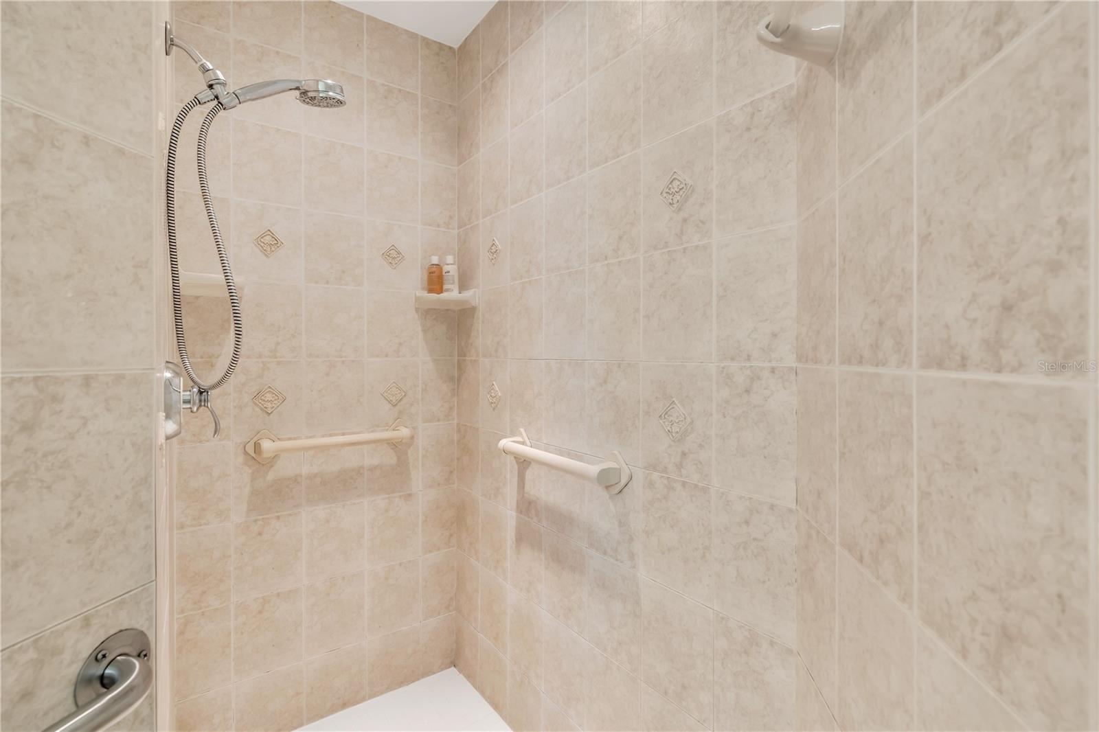 5204 BOUCHARD CIR #102, SARASOTA, FL — photo 24
